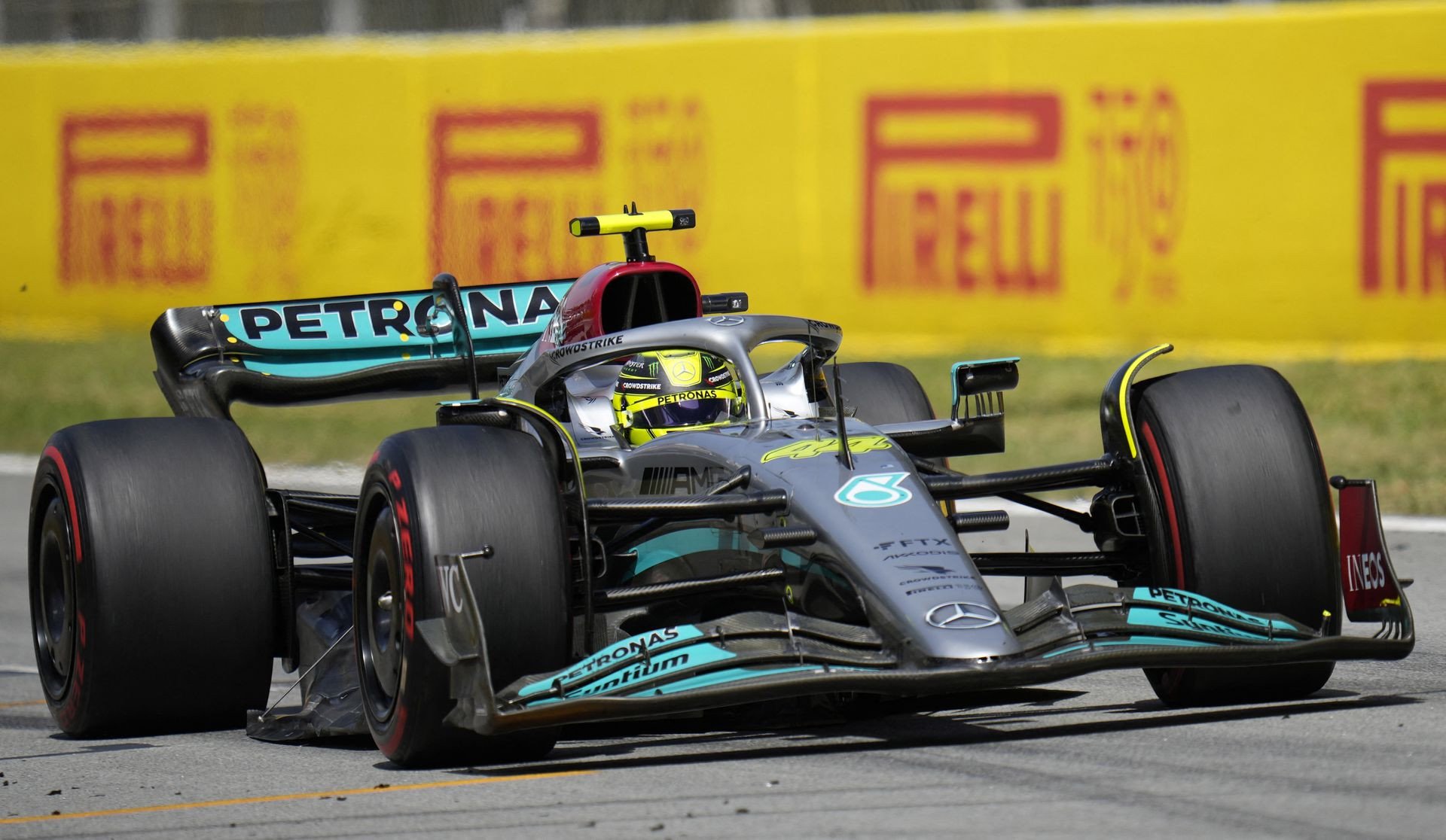 Photo of Hamilton feels he can fight for wins again
