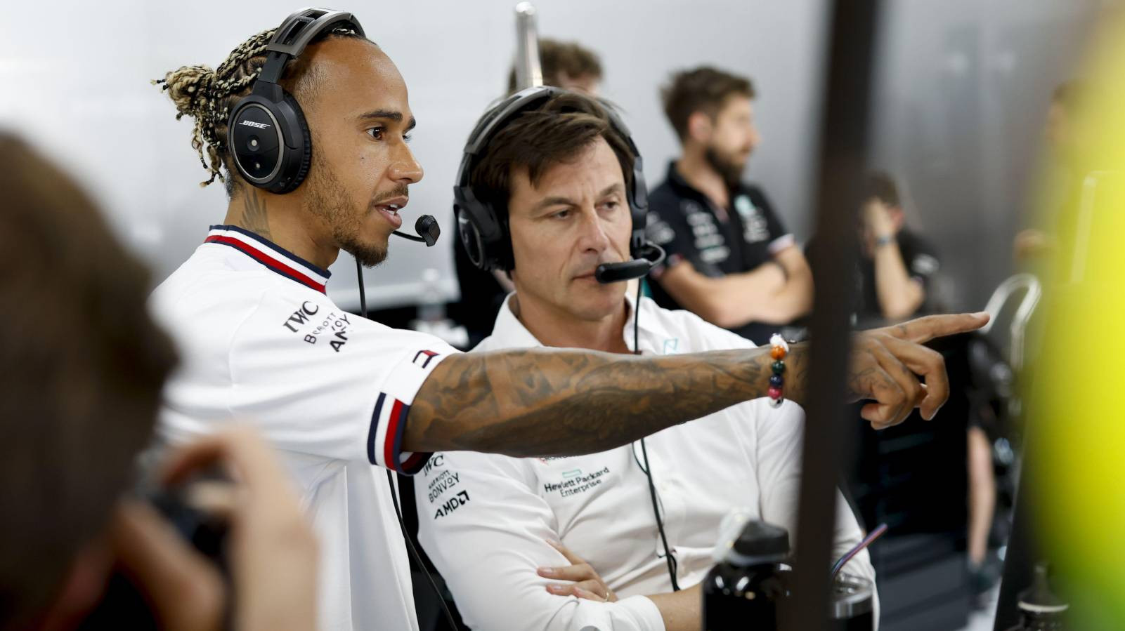 Photo of Hamilton has five more years in F1: Wolff