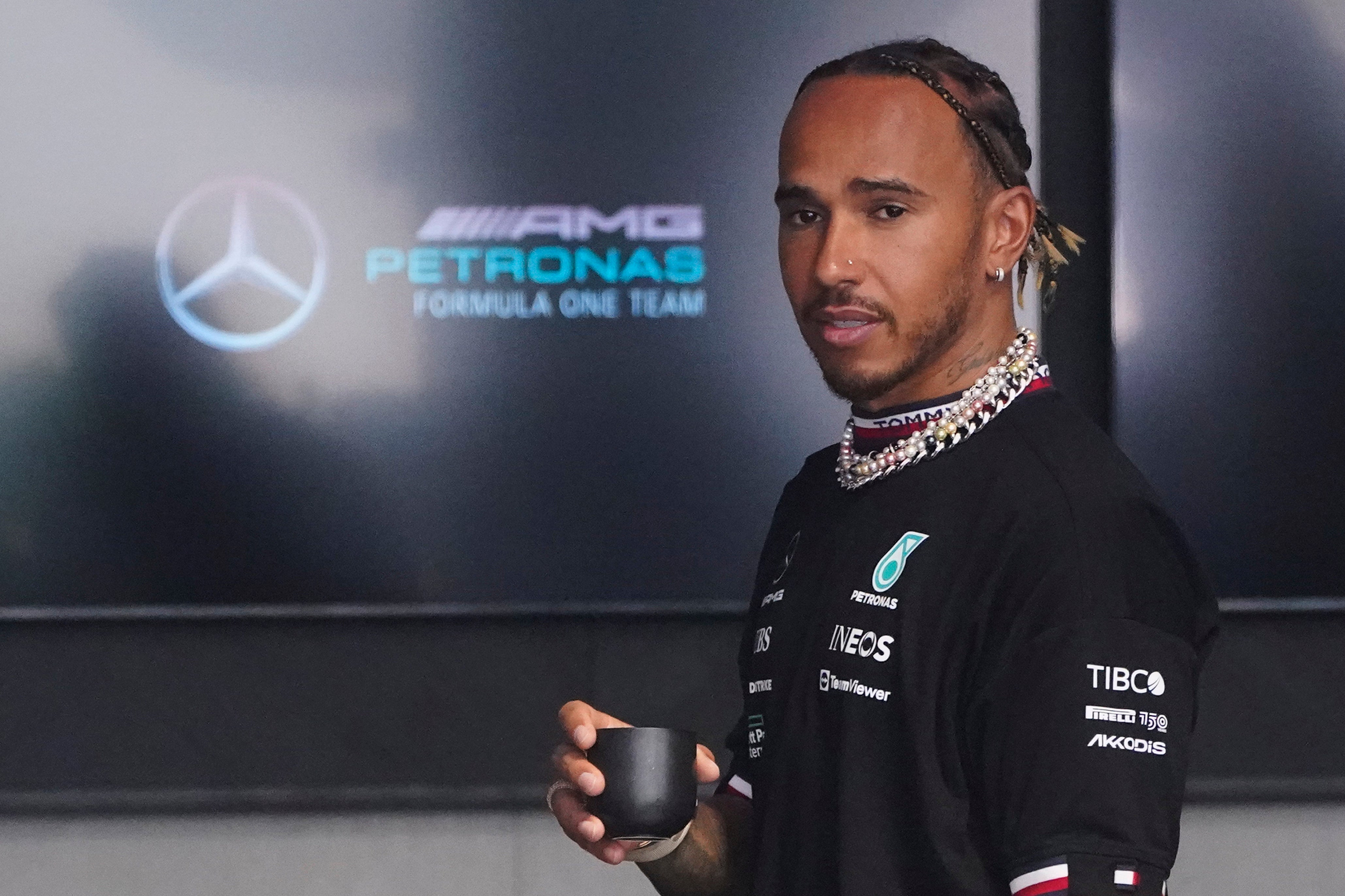 Hamilton happy with Mercedes despite struggles