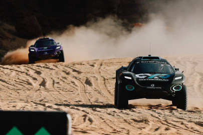 rosberg and hamilton teams clash in extreme e s senegal round rosberg and hamilton teams clash in extreme e s senegal round