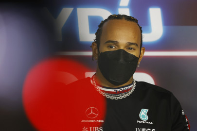 i d do it again hamilton defiant over verstappen silverstone crash i d do it again hamilton defiant over verstappen silverstone crash