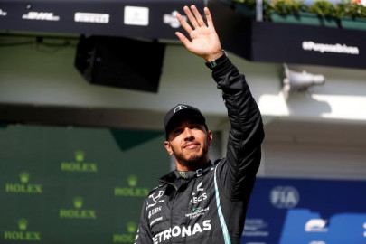 hamilton rejects gamesmanship claims in hungarian gp pole fight hamilton rejects gamesmanship claims in hungarian gp pole fight