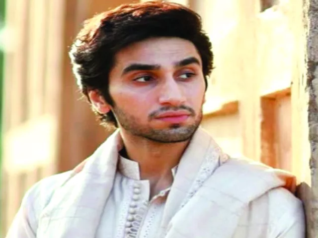 hamza starred in zard patton ka bunn photo instagram