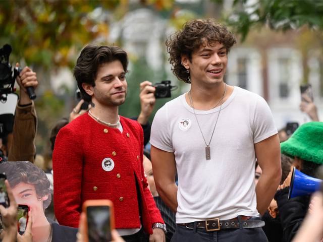 harry styles lookalike contest draws fans to soho square in london harry styles lookalike contest draws fans to soho square in london