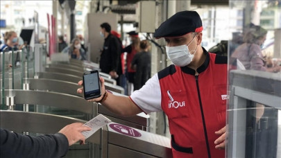 11 000 fake covid 19 health passes turn up in france 11 000 fake covid 19 health passes turn up in france