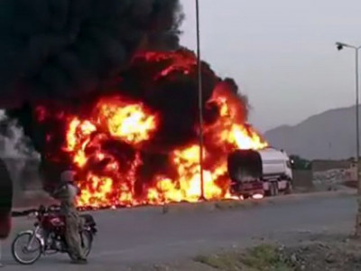watch heroic driver speeds away burning oil tanker to save lives