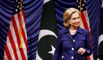 clinton says bin laden still in pakistan