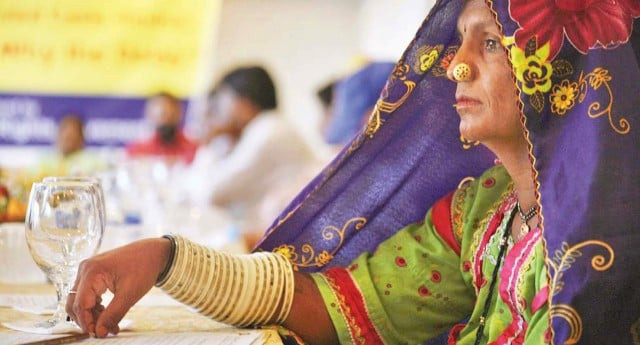 over 100 pakistani hindus return through wagah border over 100 pakistani hindus return through wagah border
