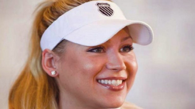hingis and kournikova pair up hingis and kournikova pair up