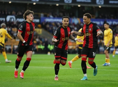 arsenal maul west ham 5 2 kluivert records penalty hat trick history