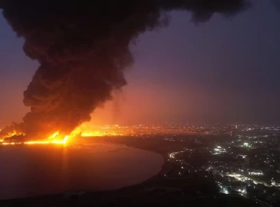 israeli airstrikes hit yemeni port after drone attack israeli airstrikes hit yemeni port after drone attack