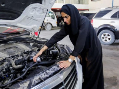 female car repair shop owner blazes a trail in uae female car repair shop owner blazes a trail in uae