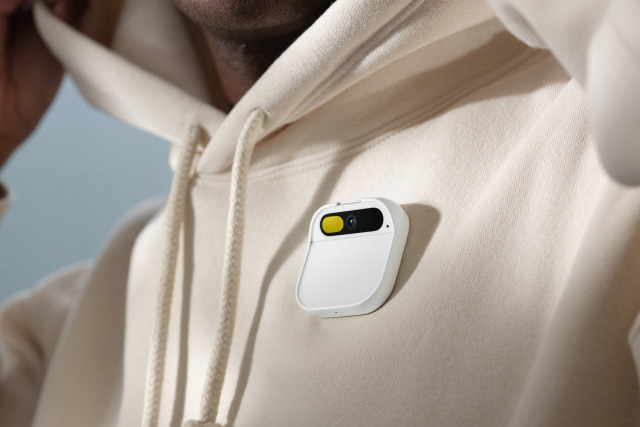 ai pin a futuristic tech unable to replace smartphones ai pin a futuristic tech unable to replace smartphones