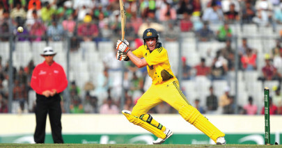 hussey stars in aussie clean sweep