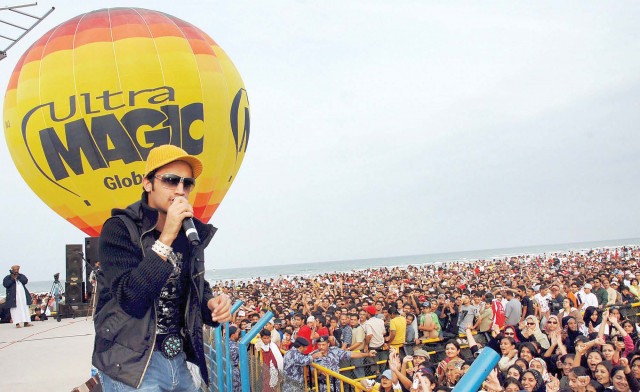 i may sing with chris martin or john mayer atif aslam i may sing with chris martin or john mayer atif aslam