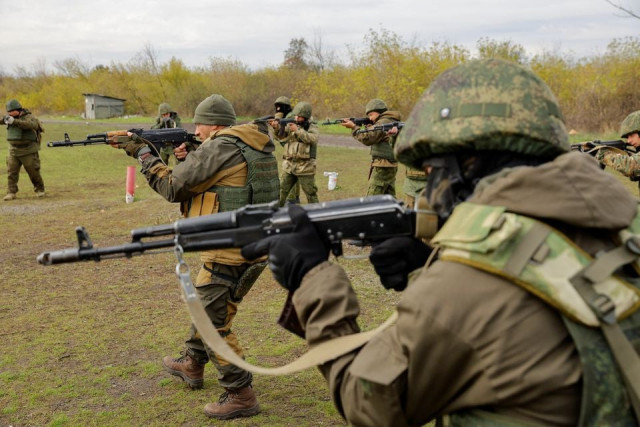 russian newly mobilised reservists train at a shooting range in the course of russia ukraine conflict in the donetsk region russian controlled ukraine october 10 2022 reuters russian newly mobilised reservists train at a shooting range in the course of russia ukraine conflict in the donetsk region russian controlled ukraine october 10 2022 reuters