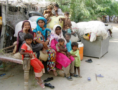 thatta residents forced to set camp themselves