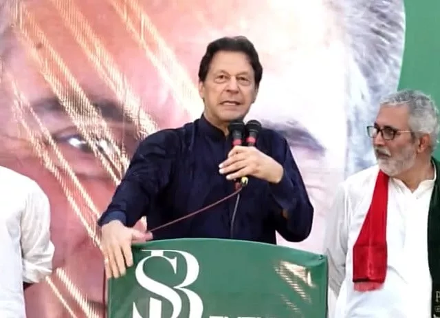 former prime minister imran khan addresses a public gathering in dera ghazi khan on july 14 2022 screengrab former prime minister imran khan addresses a public gathering in dera ghazi khan on july 14 2022 screengrab