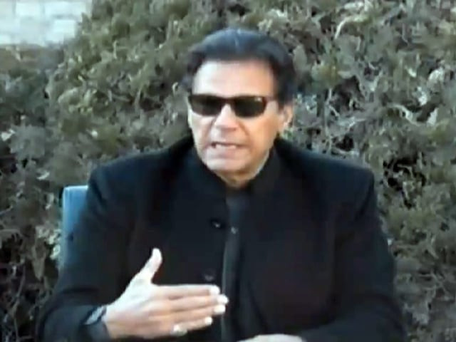 pm imran addresses media while meeting members of hazara community in quetta screengrab pm imran addresses media while meeting members of hazara community in quetta screengrab