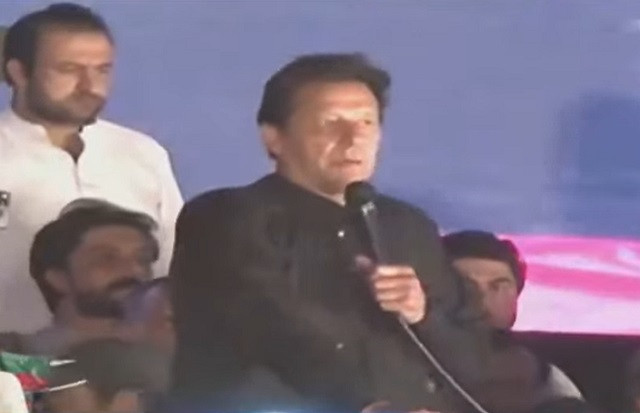 Photo of Nation will never accept govt of bandits: Imran