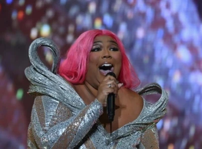 lizzo denies harassment allegations including weight shaming lizzo denies harassment allegations including weight shaming