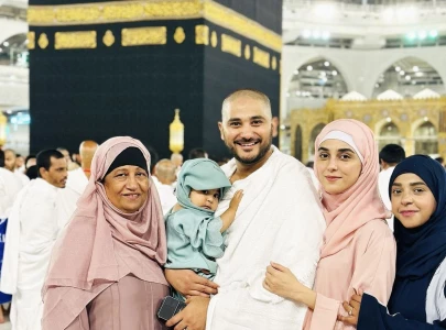 in pictures maya ali and family perform umrah