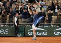 murray s french open career ended by wawrinka in first round