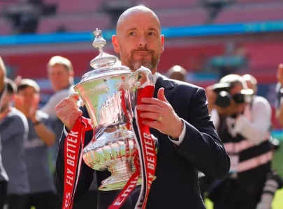 ten hag to remain as man utd boss reports