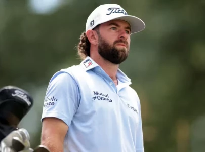 young fires 59 but korea s kim leads us pga travelers championship