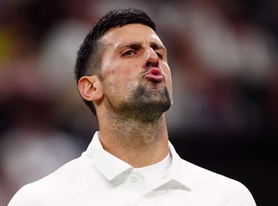 djokovic cruises at wimbledon zverev crashes djokovic cruises at wimbledon zverev crashes