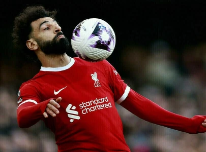 salah scores as liverpool beat arsenal 2 1 while chelsea man utd win salah scores as liverpool beat arsenal 2 1 while chelsea man utd win