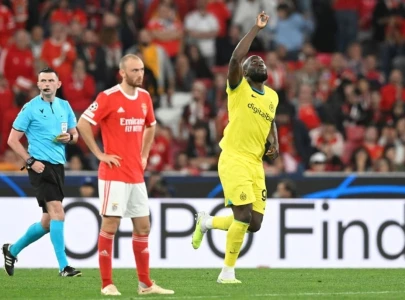 inter close in on champions league semi finals