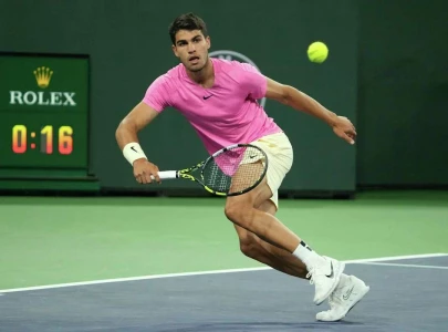 alcaraz swiatek march on at indian wells