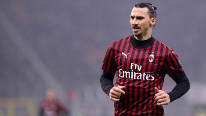 milan coach brushes off ibrahimovic s angry reaction to substitution milan coach brushes off ibrahimovic s angry reaction to substitution