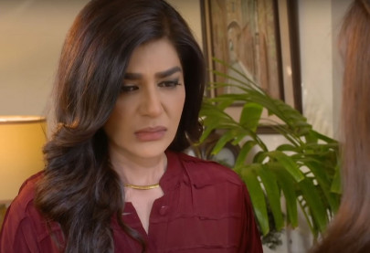 furious and helpless iffat omar condemns violent scenes in aye musht e khaak furious and helpless iffat omar condemns violent scenes in aye musht e khaak
