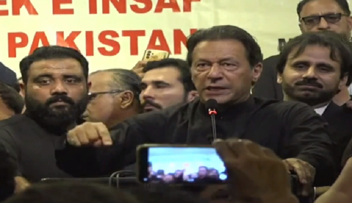 Country will have no future if 'thieves' succeed in getting NRO: Imran