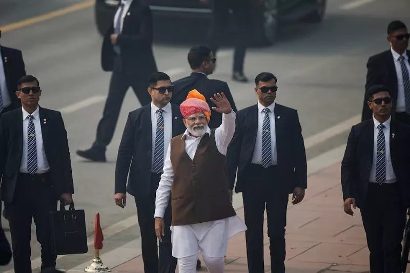 india s prime minister narendra modi waves towards the crowd on republic day in new delhi india january 26 2024 photo reuters india s prime minister narendra modi waves towards the crowd on republic day in new delhi india january 26 2024 photo reuters