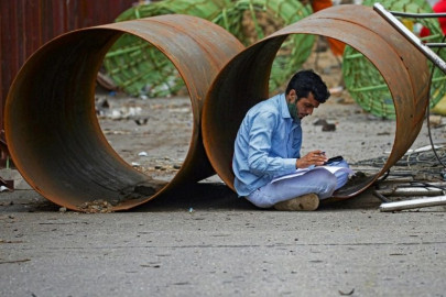 indian firms struggle to lure migrant workers back indian firms struggle to lure migrant workers back