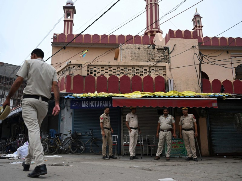 Mosques shut after Hindu-Muslim riots near India’s capital | The Express Tribune