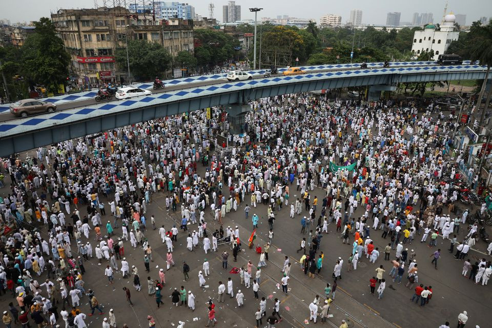 Muslims participate in a protest demanding the arrest of Bharatiya Janata Party (BJP) member Nupur Sharma for her comments on Prophet Mohammed, in Kolkata, India, June 10, 2022. Photo: Reuters