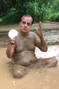 indian mp who claimed taking bath in mud prevents covid contracts virus indian mp who claimed taking bath in mud prevents covid contracts virus