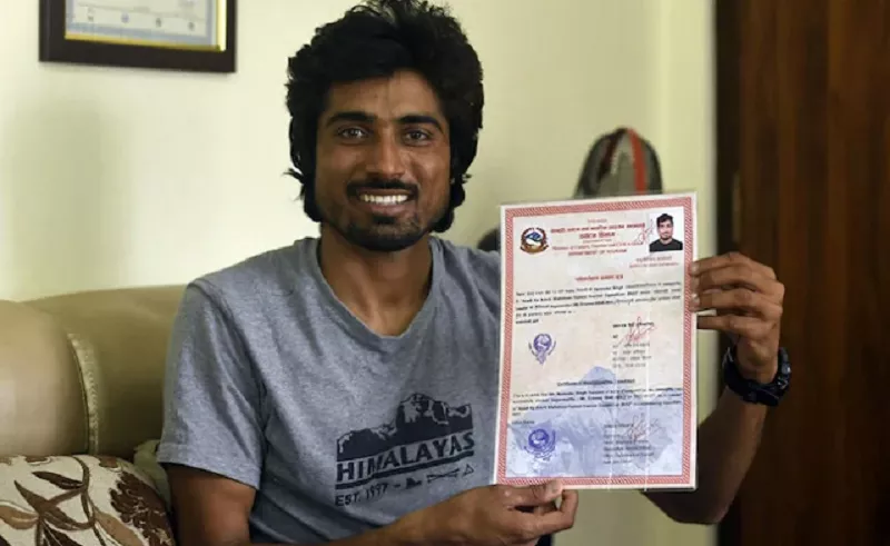 indian climber banned for faking everest ascent reaches summit indian climber banned for faking everest ascent reaches summit