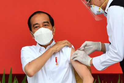 indonesia launches one of world s biggest covid 19 vaccination drives indonesia launches one of world s biggest covid 19 vaccination drives