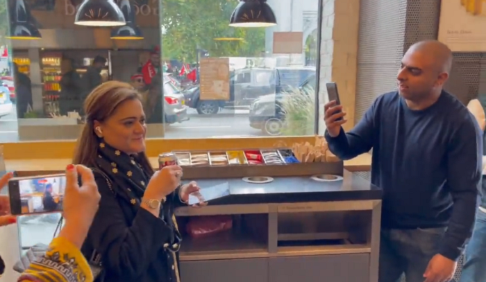 information minister marriyum aurangzeb at a cafe in london screengrab