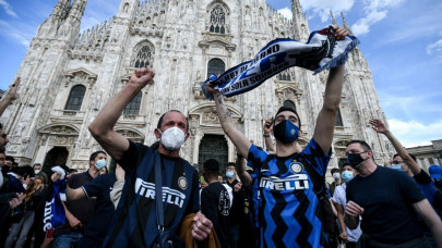 inter fans party in milan after 19th serie a title triumph