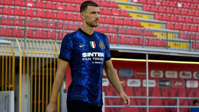inter milan sign dzeko and dumfries in quickfire double swoop inter milan sign dzeko and dumfries in quickfire double swoop