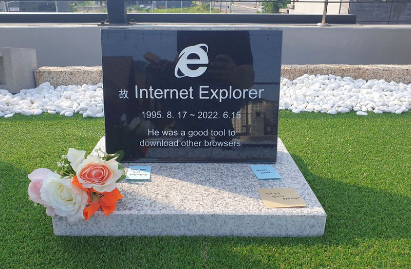 Photo of Internet Explorer gravestone goes viral in South Korea