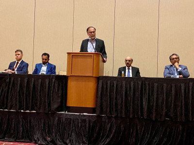 propaganda minister iqbal faces tough questions from overseas pakistanis propaganda minister iqbal faces tough questions from overseas pakistanis