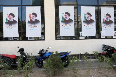 iran presidential candidates trade barbs in tv debate