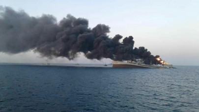 iran s biggest navy ship sinks after fire in gulf of oman